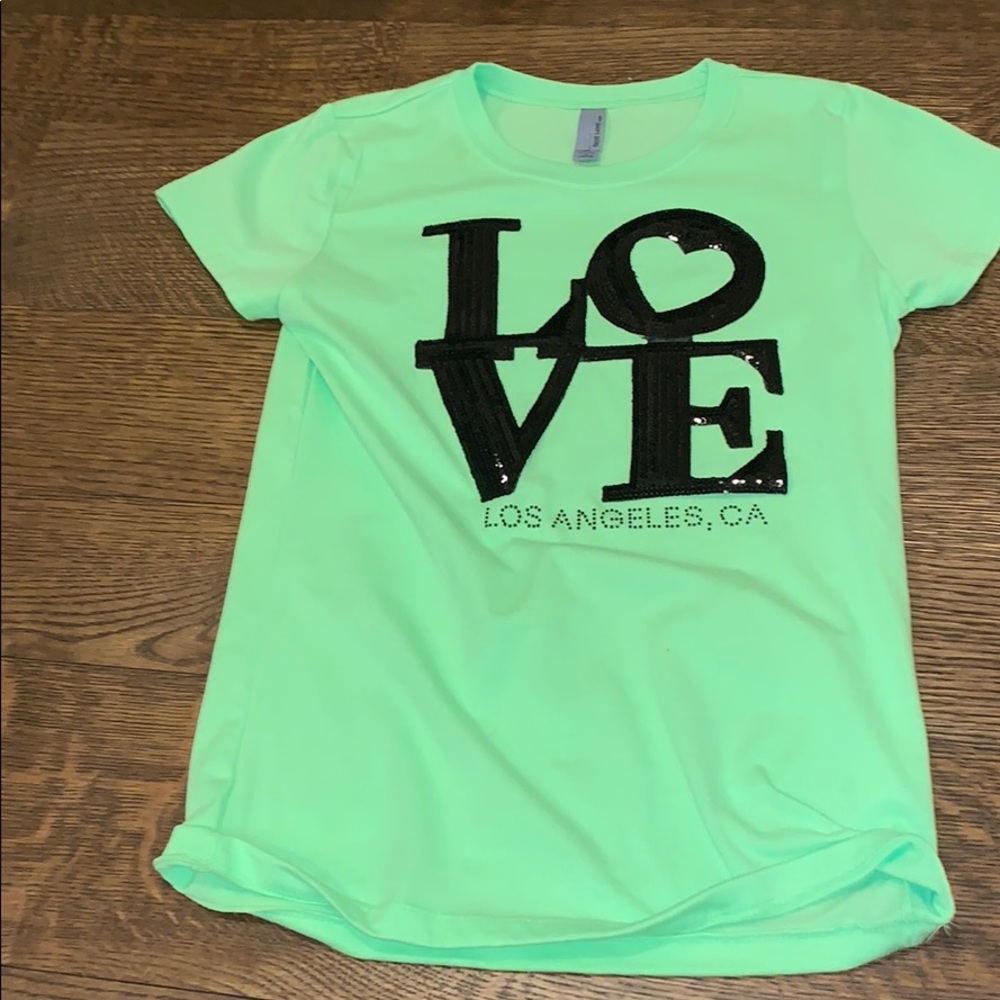 Tee shirt